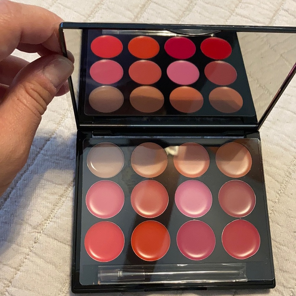 Make up lips and eyes